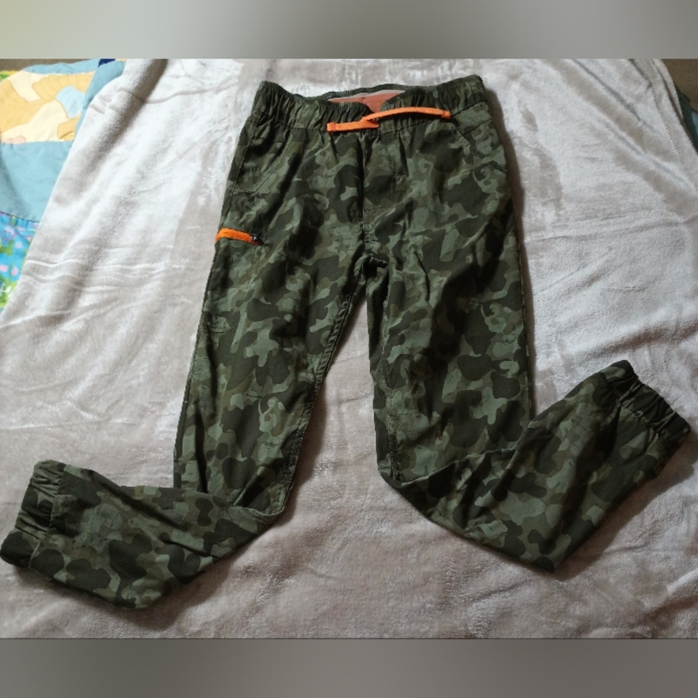 Camouflage Weatherproof Pants Size Medium (10/12) Like NEW!